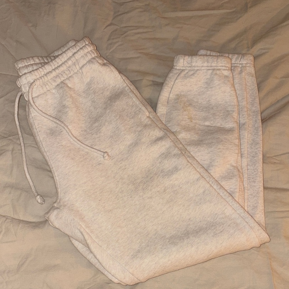 ARITZIA TNA Boyfriend Sweatpants
